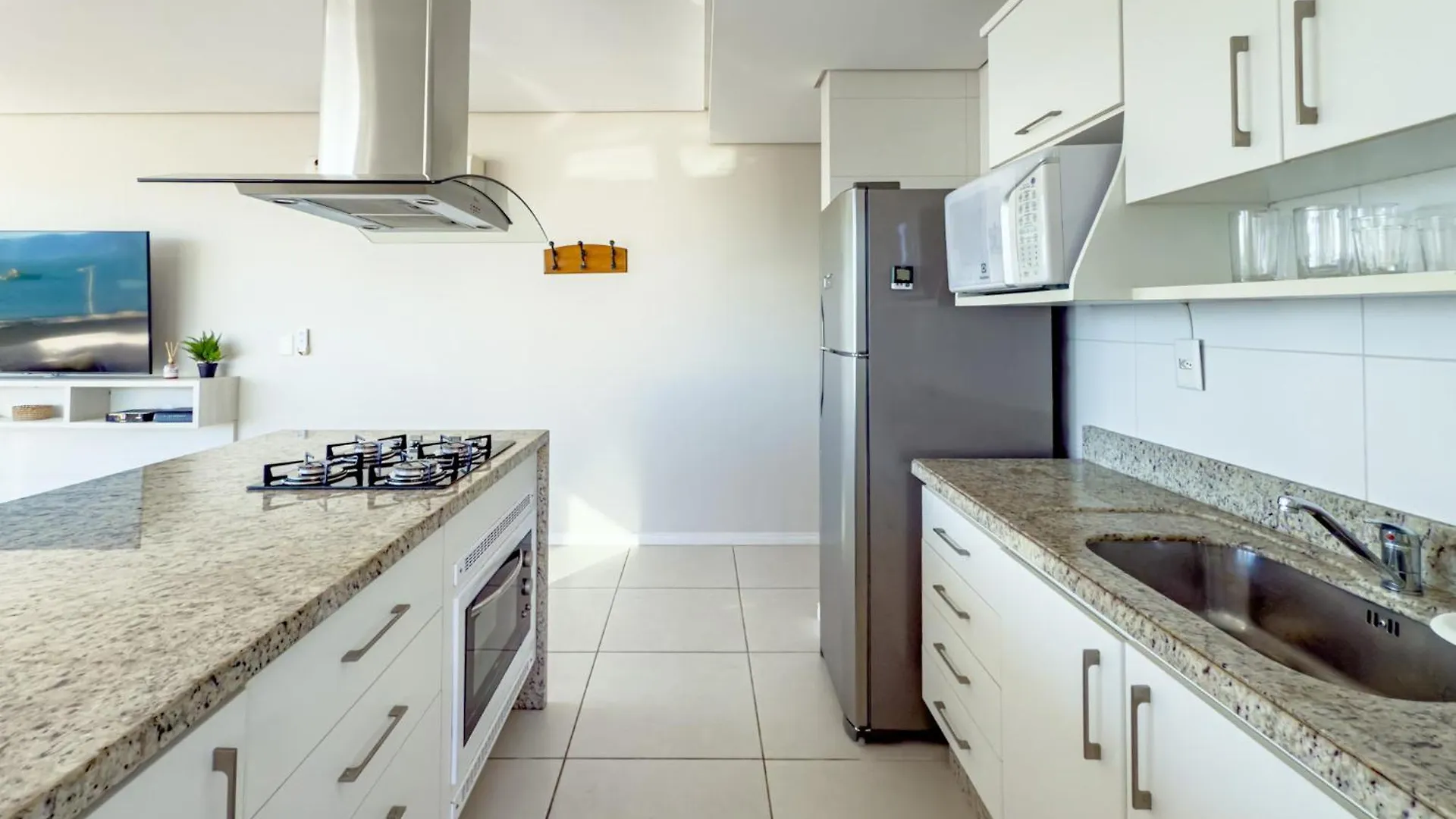 C193 Belo Apartamento De 2 Quartos Em Canasvieiras Com Vista De Frente Para O Mar Florianópolis